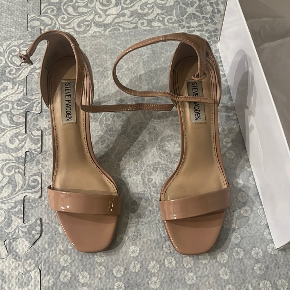 Cute blush short strapped size 6 heels
